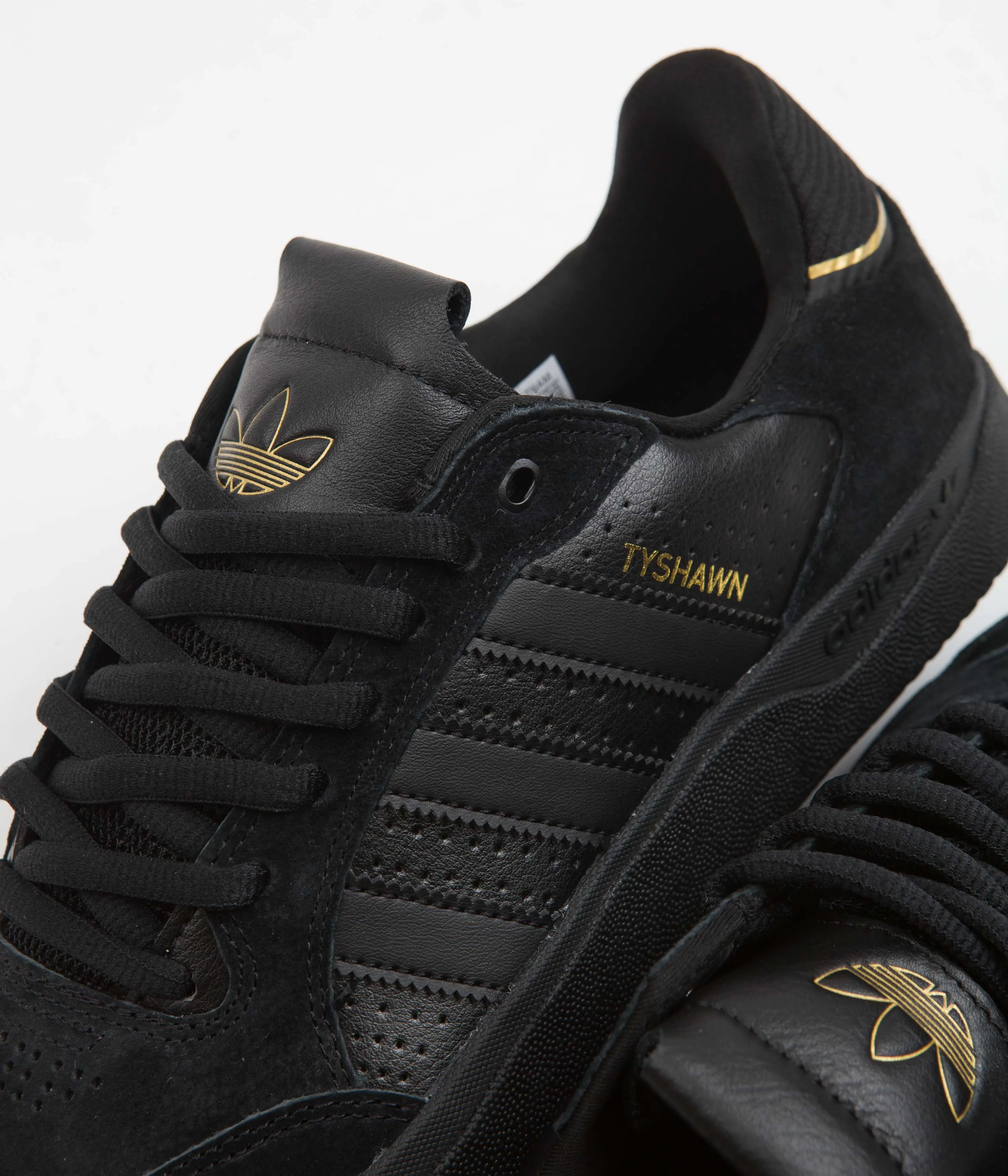 Adidas Tyshawn Low Shoes - Core Black / Core Black / Gold Metallic