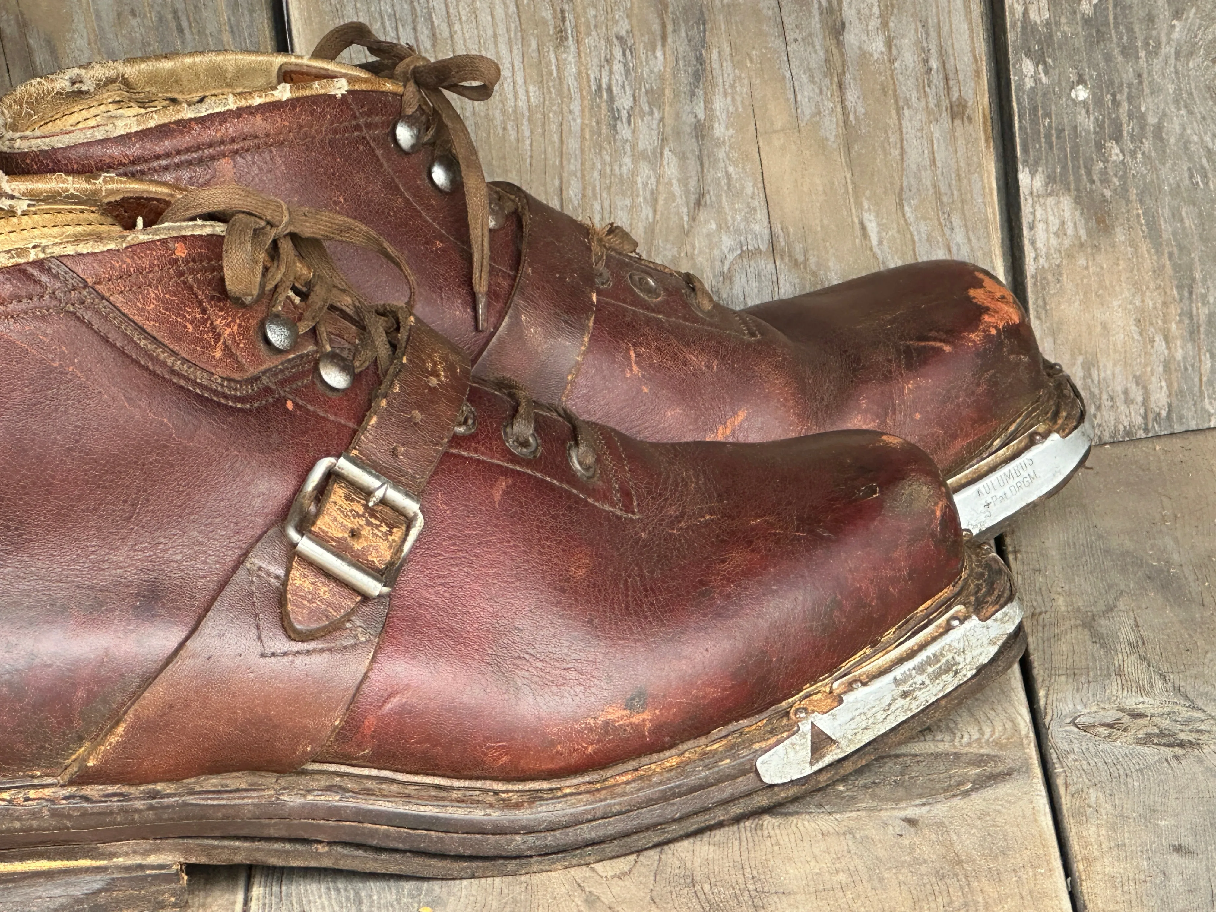 Classic Ski Boots - Vintage Leather