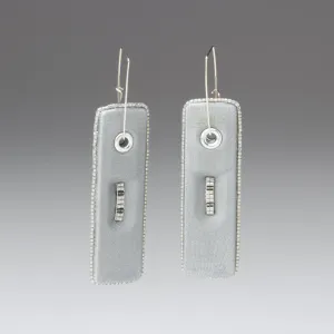 Diagnostic Earrings: Positive