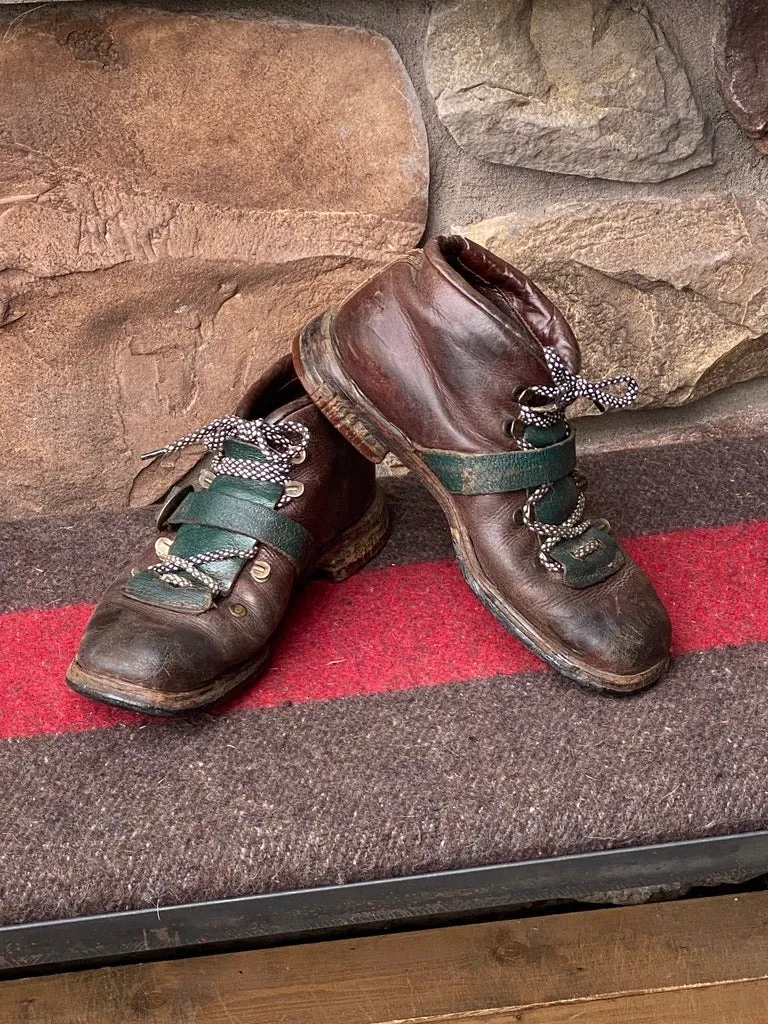 Leather Ski Boots with Green Tongue