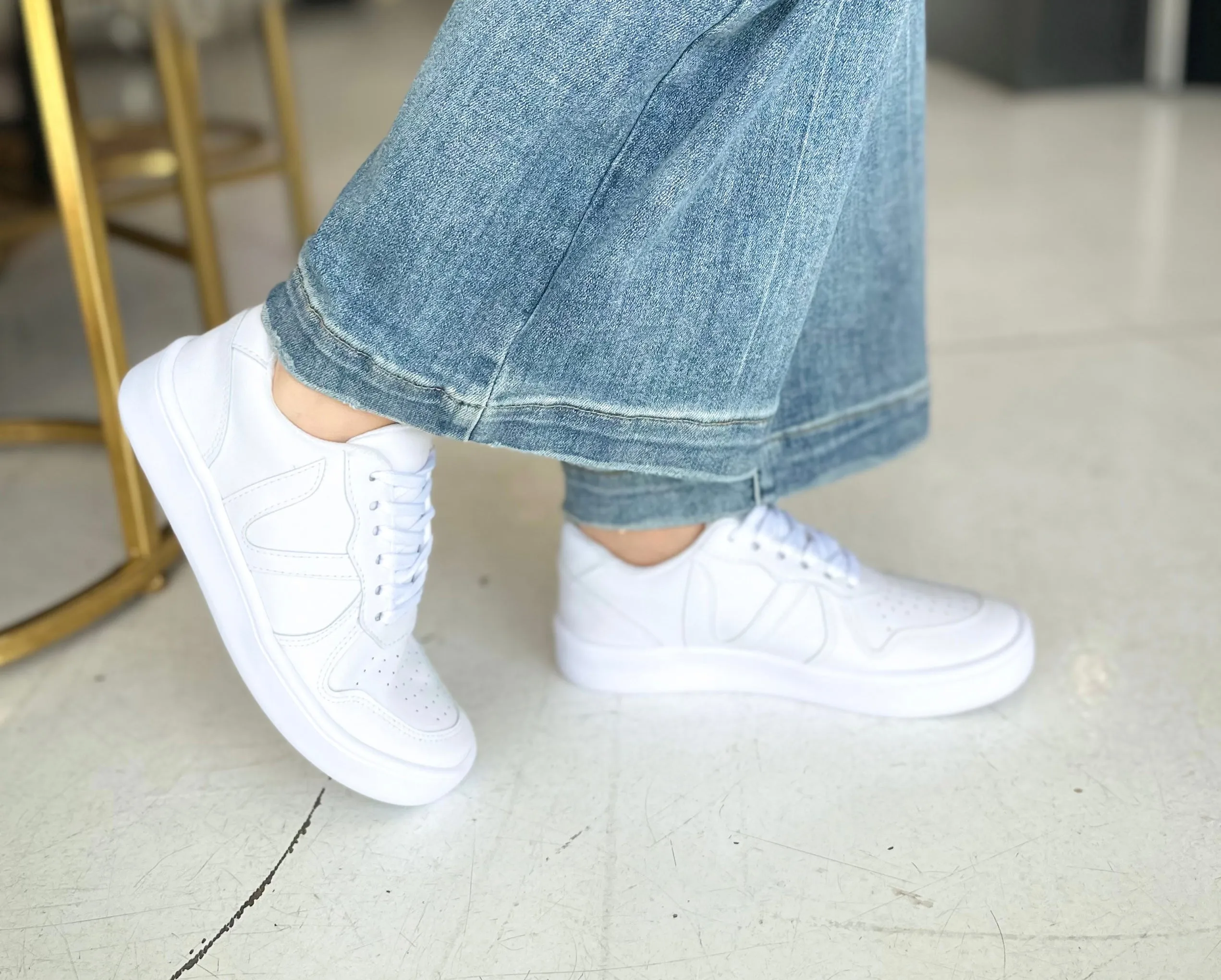 Miel 18 White Sneaker