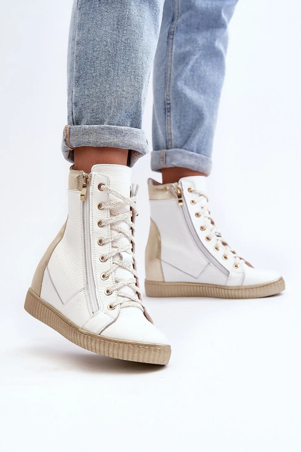 TEEK - Gold Accent Wedge Seakers