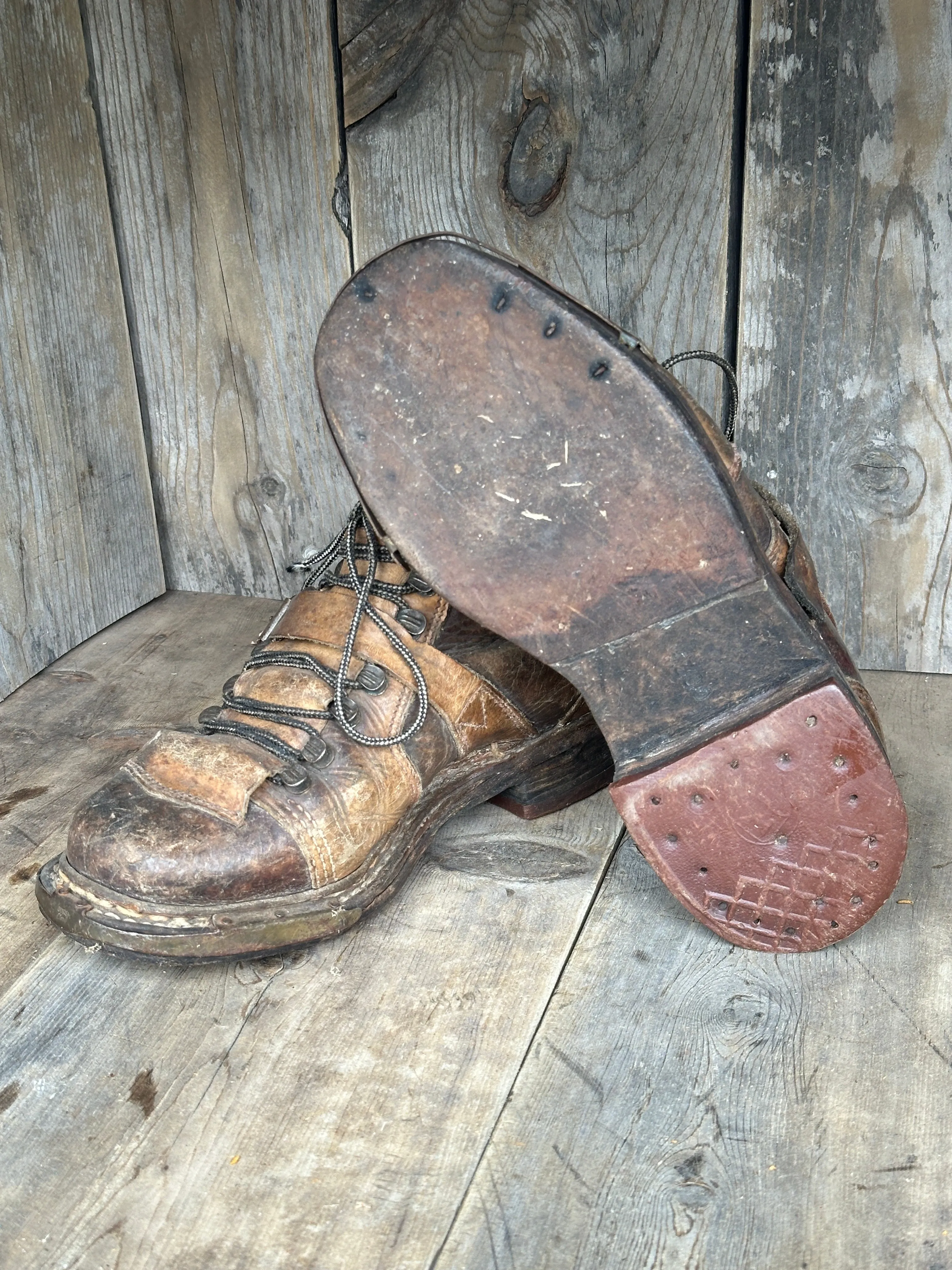 Two-tone Leather Ski Boots - Vintage