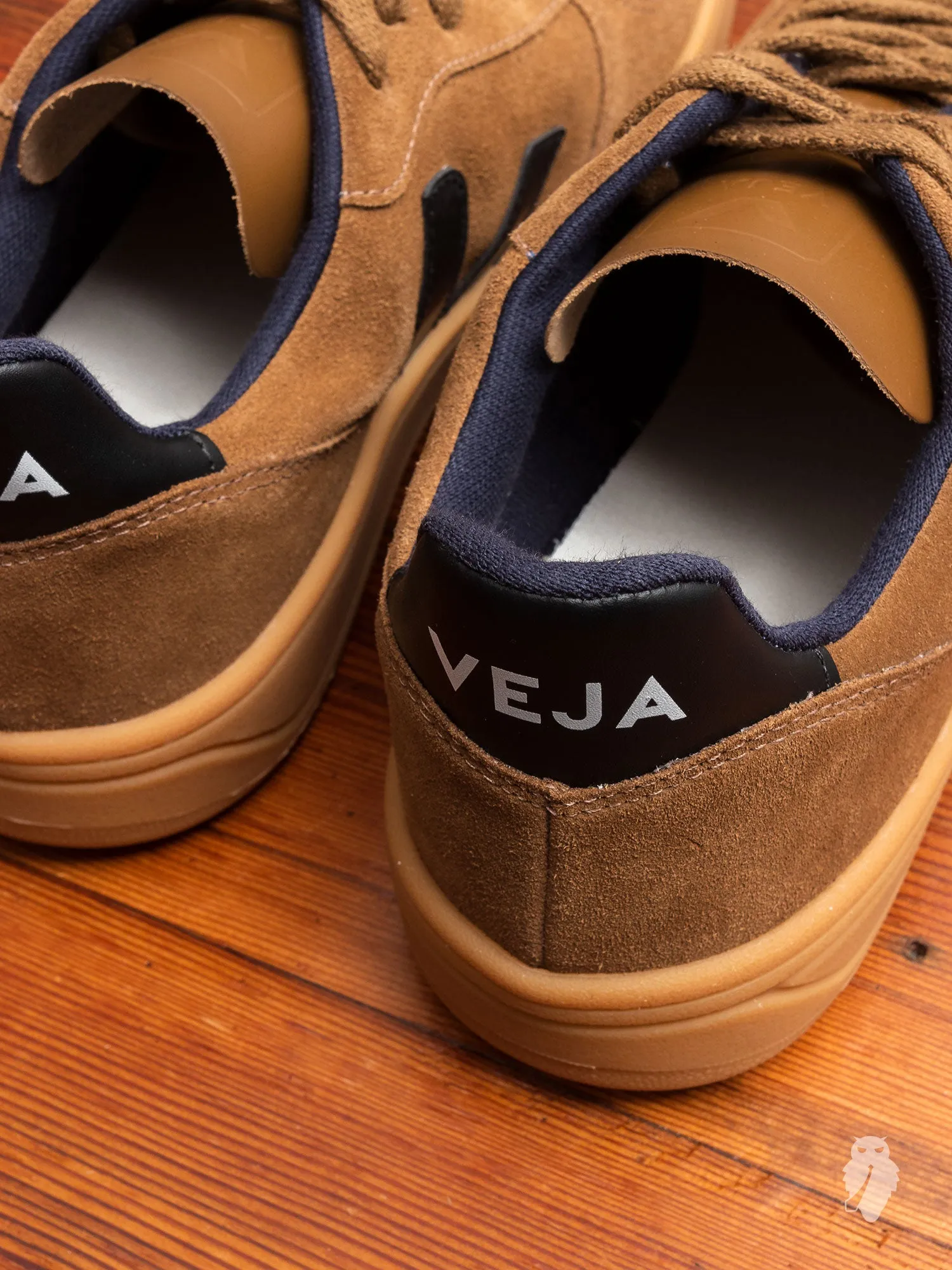 V-10 Sneaker in Brown Suede