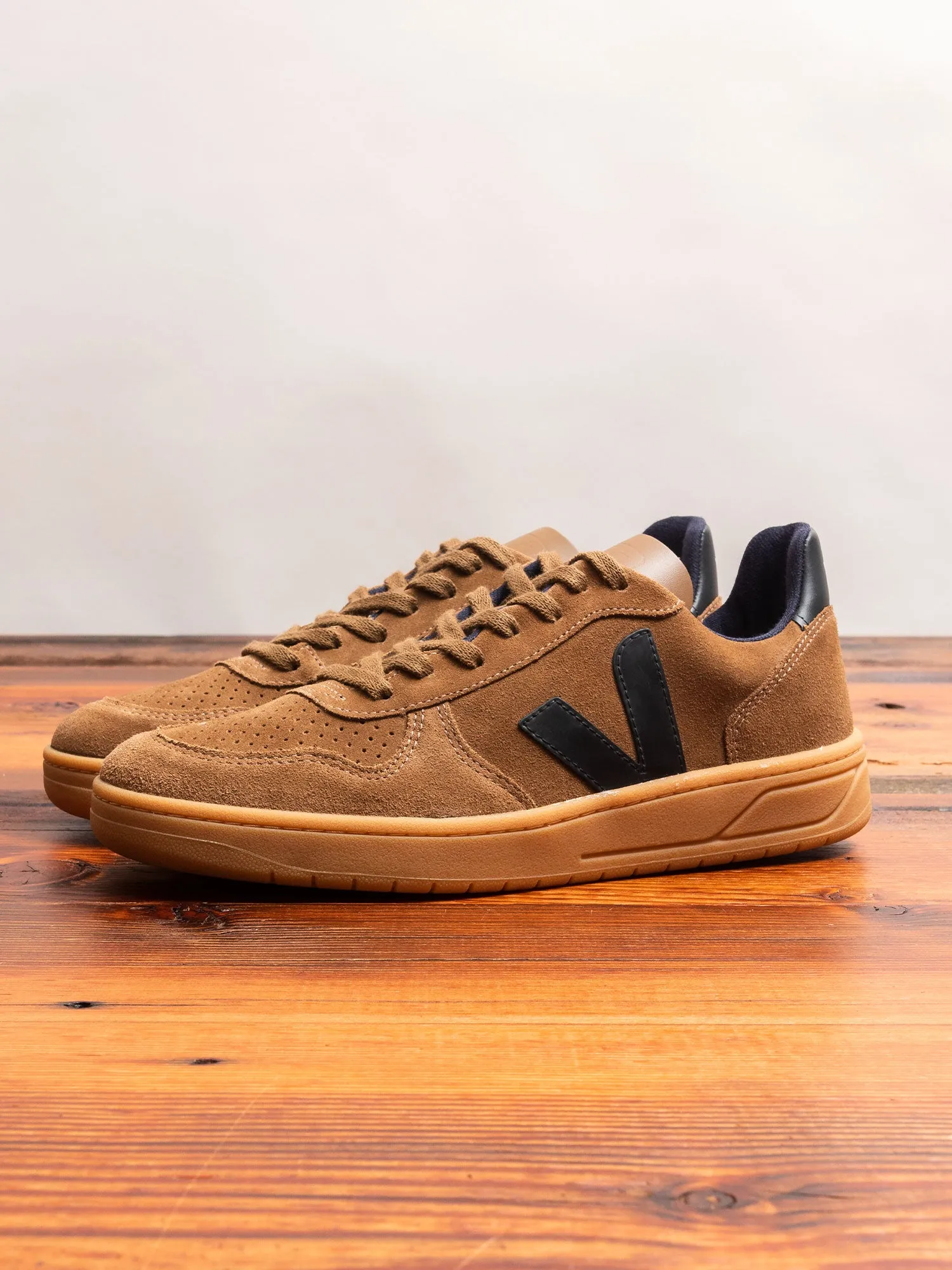 V-10 Sneaker in Brown Suede