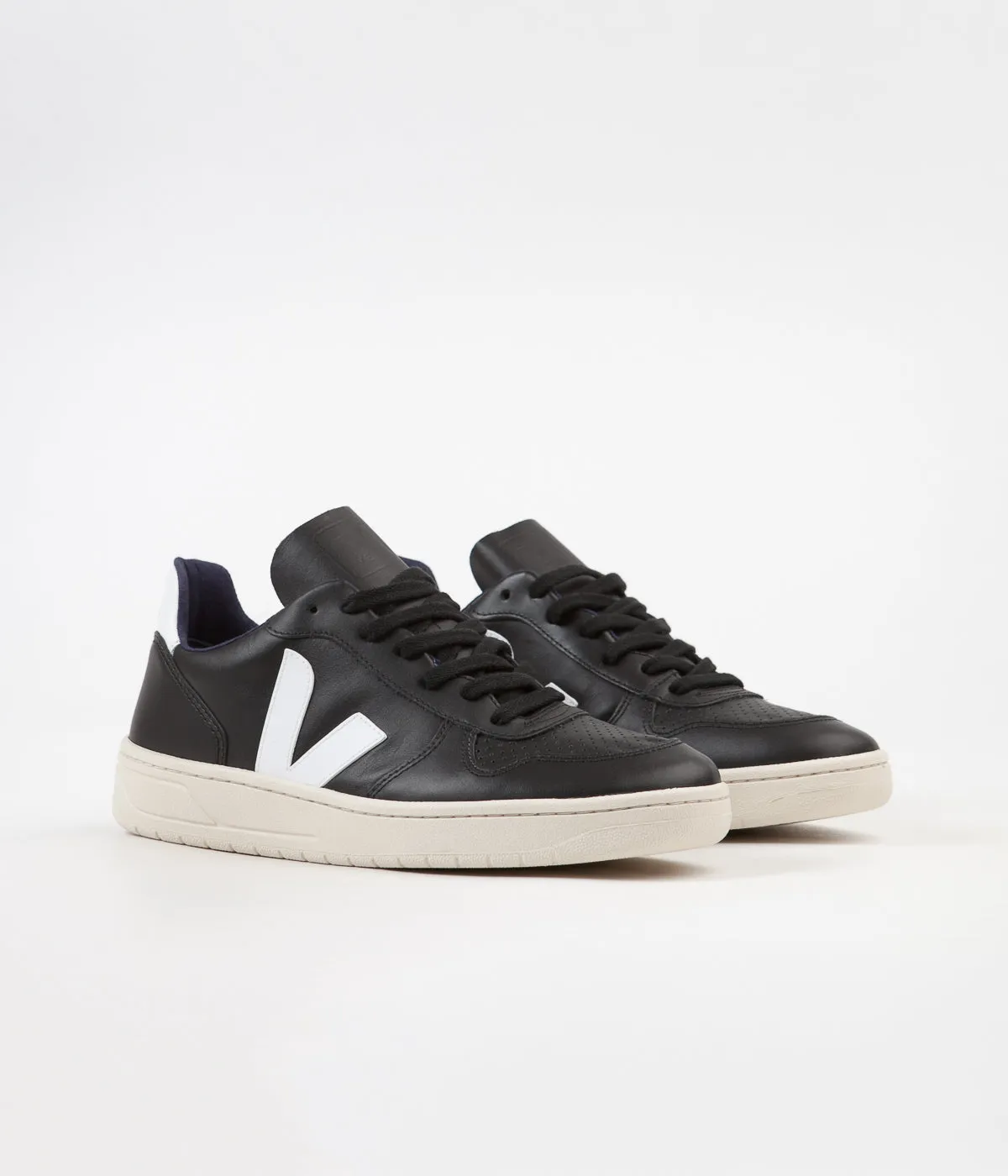 Veja V-10 Leather Shoes - Black / White