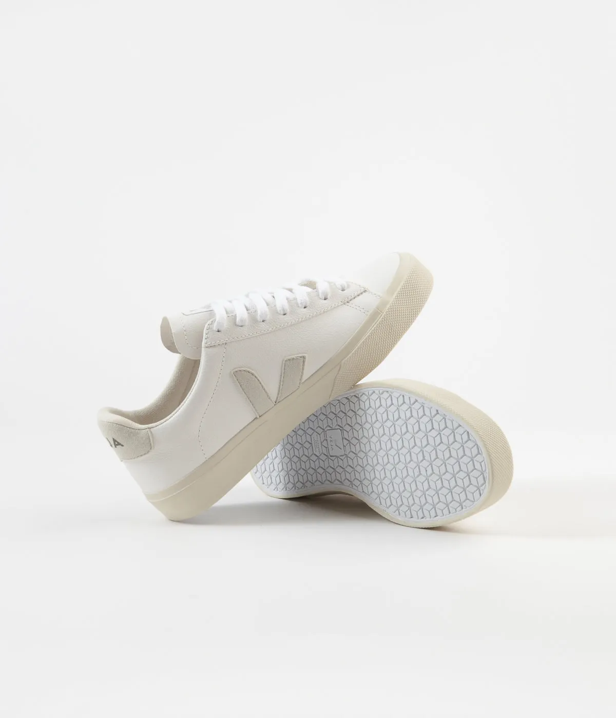 Veja Womens Campo ChromeFree Leather Shoes - White / Natural